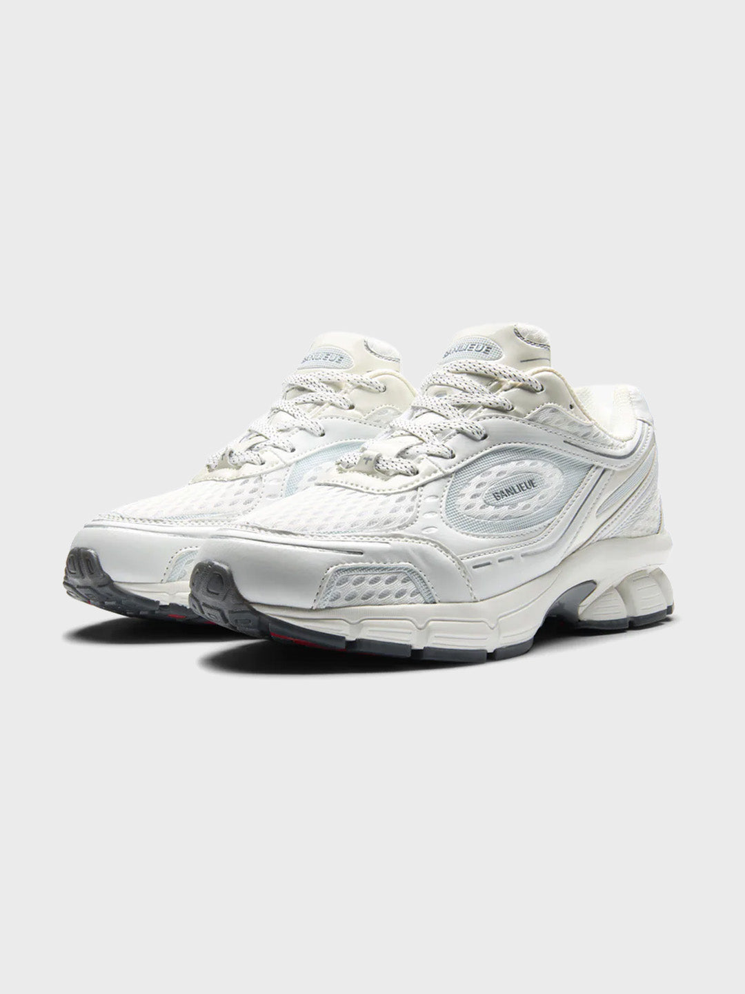 Banlieue Patent Sneakers White – schuine voorkant