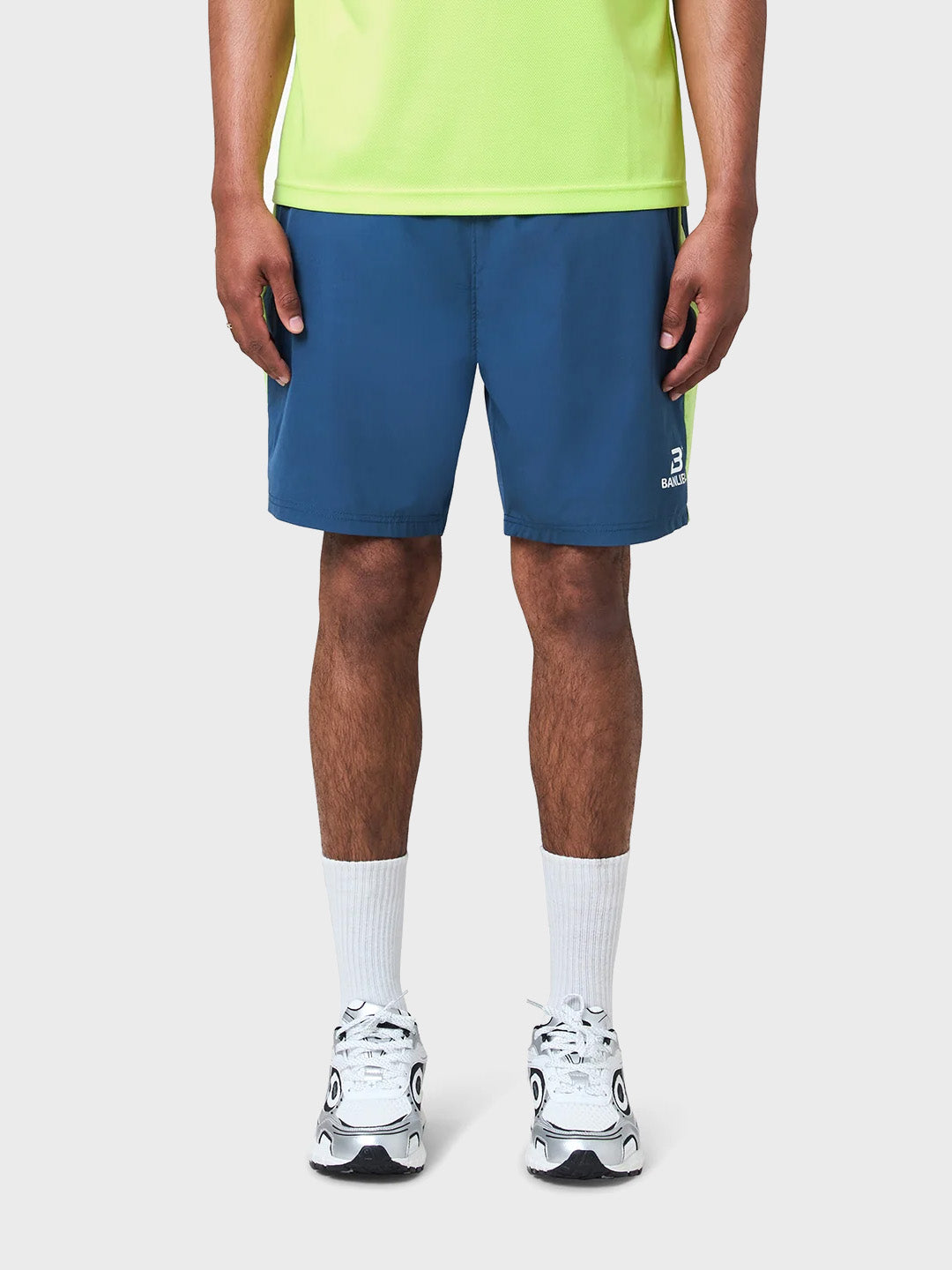 Banlieue Performance Shorts Sea Moss – voorkant model
