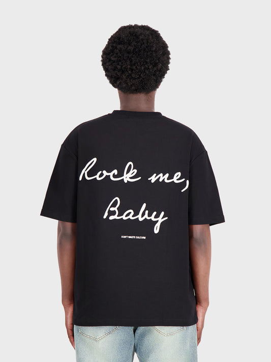 Model draagt Don't Waste Culture Beiron t-shirt in black - achterkant