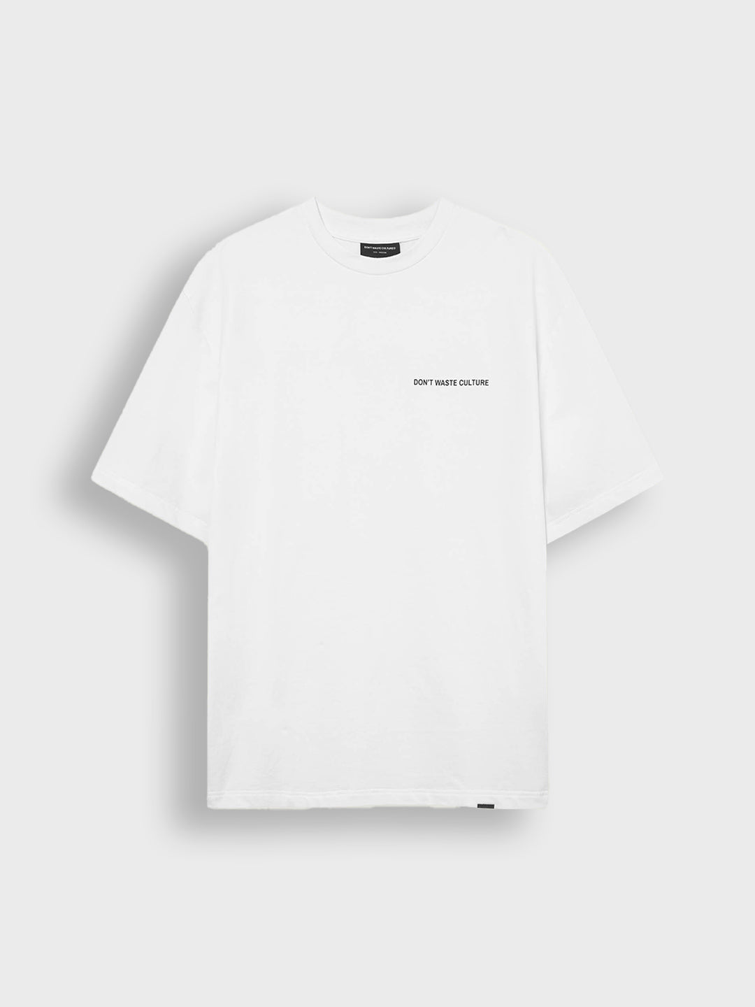 Vooraanzicht van het witte Don't Waste Culture Calyra T-Shirt