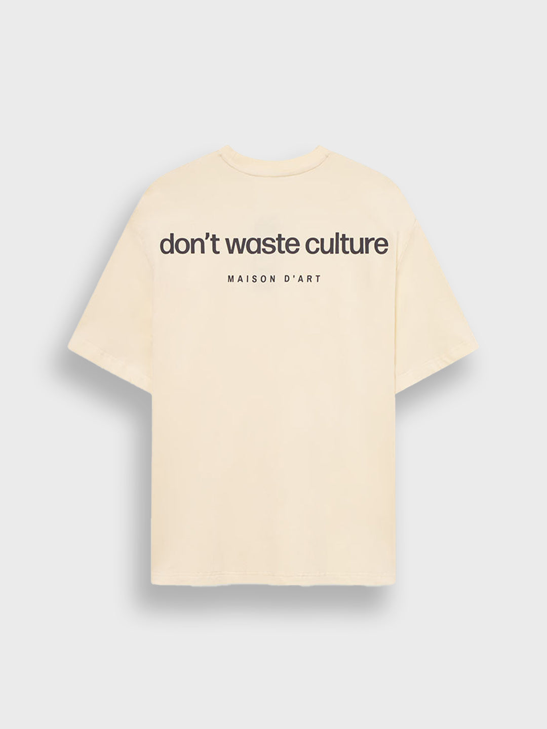 Packshot van Cleo T-shirt beige, achterkant met DWC ruglogo