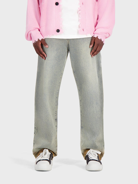 Model draagt Don't Waste Culture Fiorael Jeans - voorkant