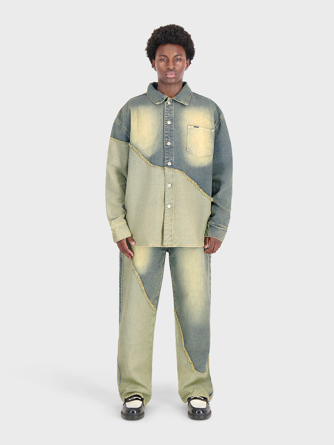 Complete fit met Rhonwen Denim Shirt en Sarwin Jeans – voorkant