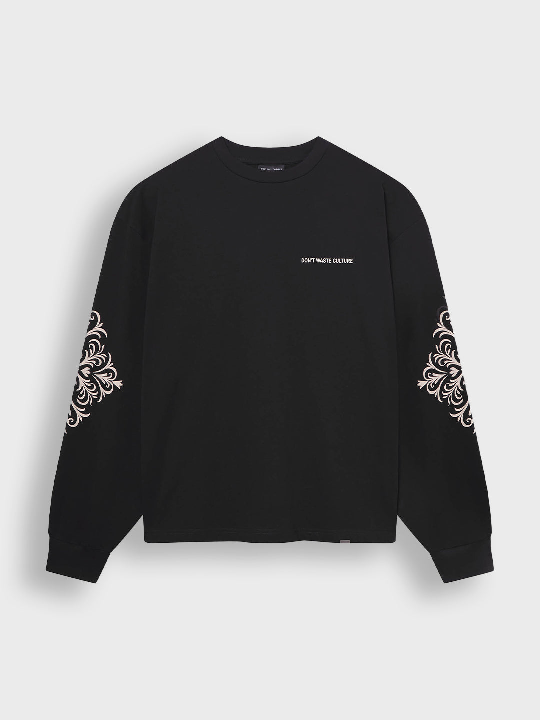Voorkant van het zwarte Don't Waste Culture Thandor Longsleeve T-shirt met borstlogo