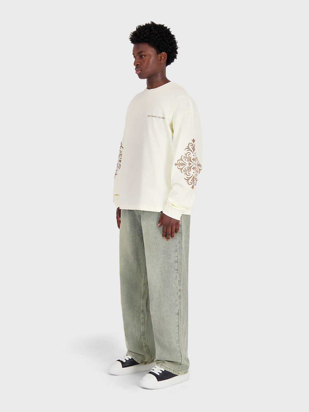 Thandor Longsleeve T-Shirt in off-white van Don't Waste Culture