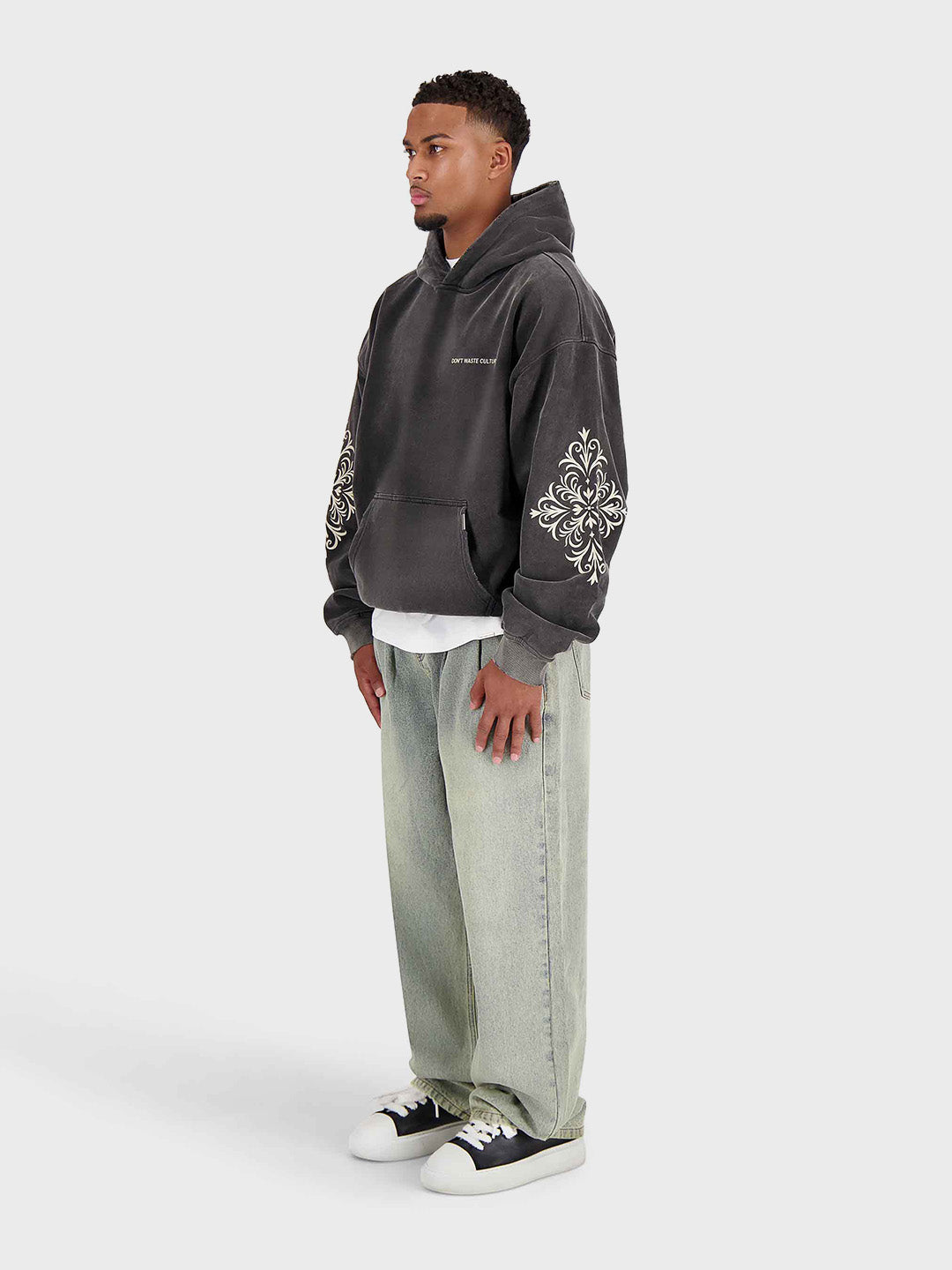 Don't Waste Culture Yulani Hoodie in Washed Grey - oversized hoodie met graphics op mouwen