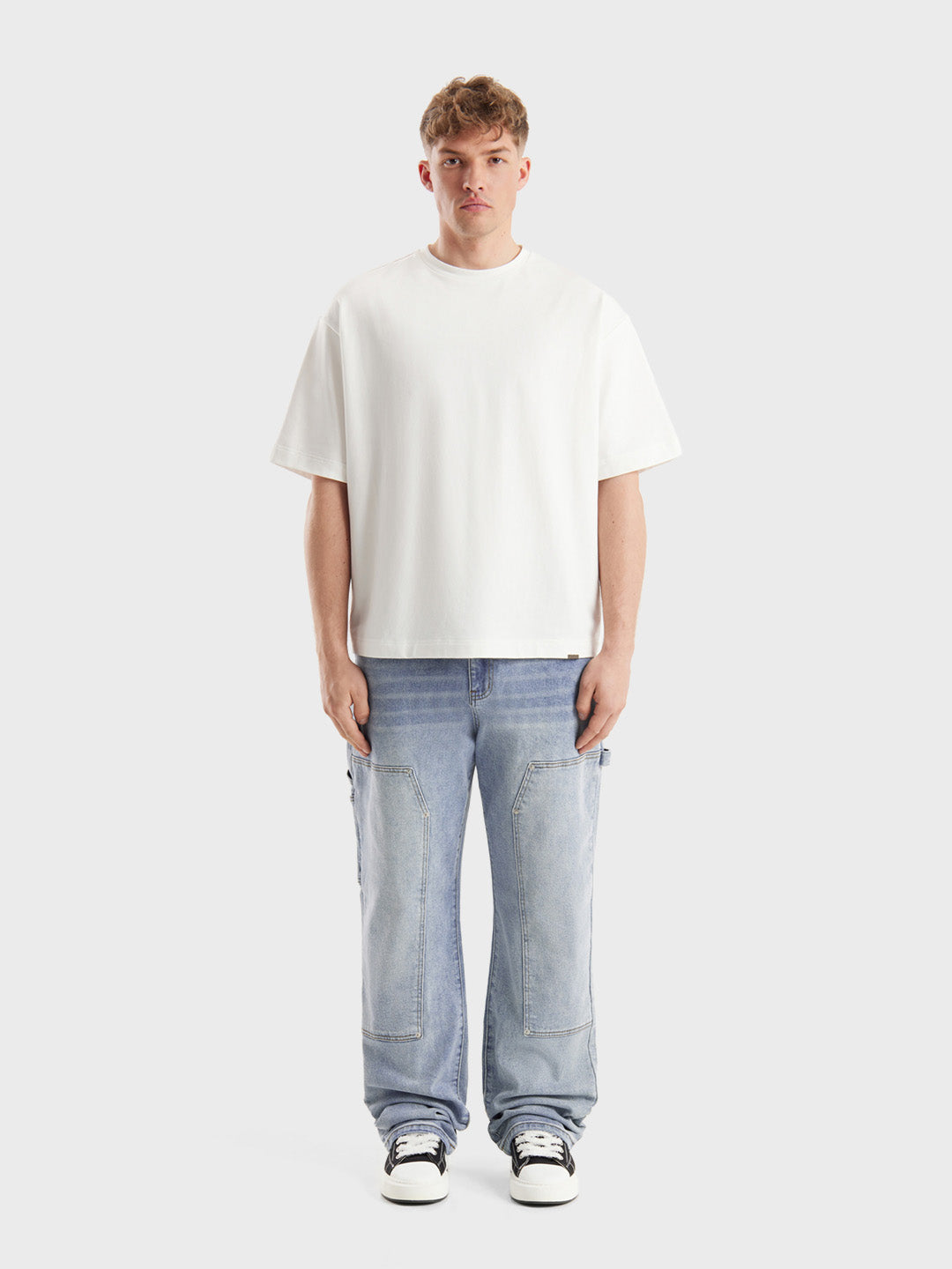 Zivana Jeans Blue met oversized t-shirt gestyled – Don’t Waste Culture