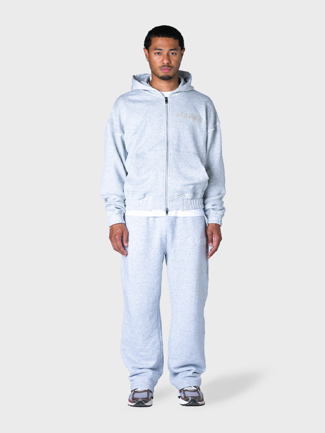Full outfit met Lumiere tracksuit