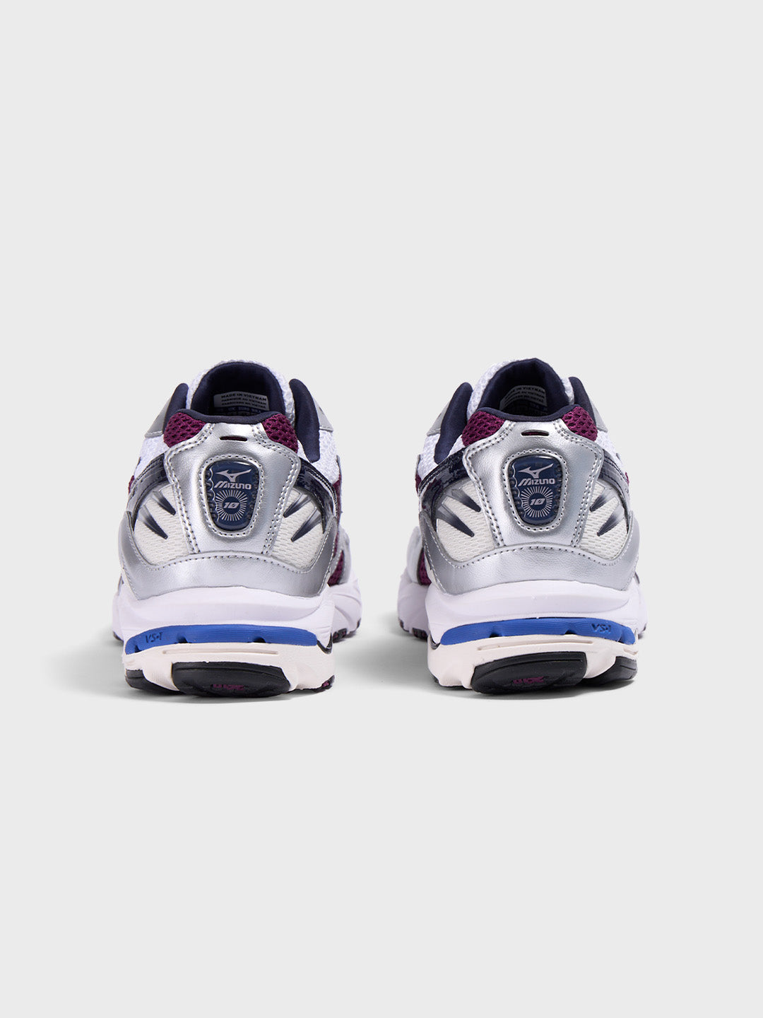 Mizuno Wave Rider 10 White Dark Purple achterkant sneakers
