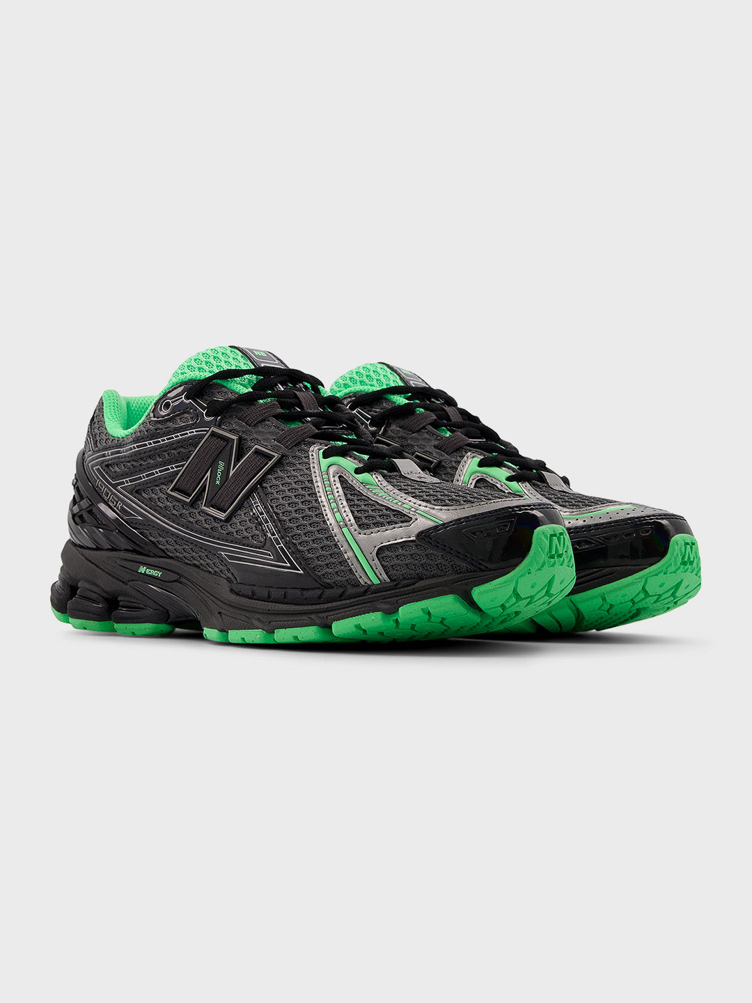 New Balance 1906 sneakers Dark Silver met limoengroene accenten vooraanzicht