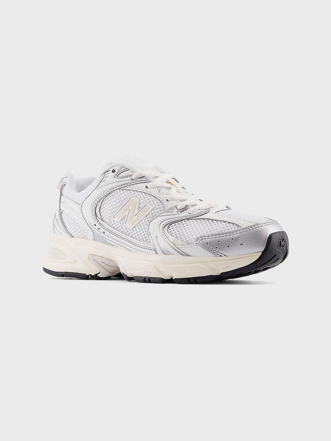 New Balance 530 sneaker met retro chunky look, vooraanzicht