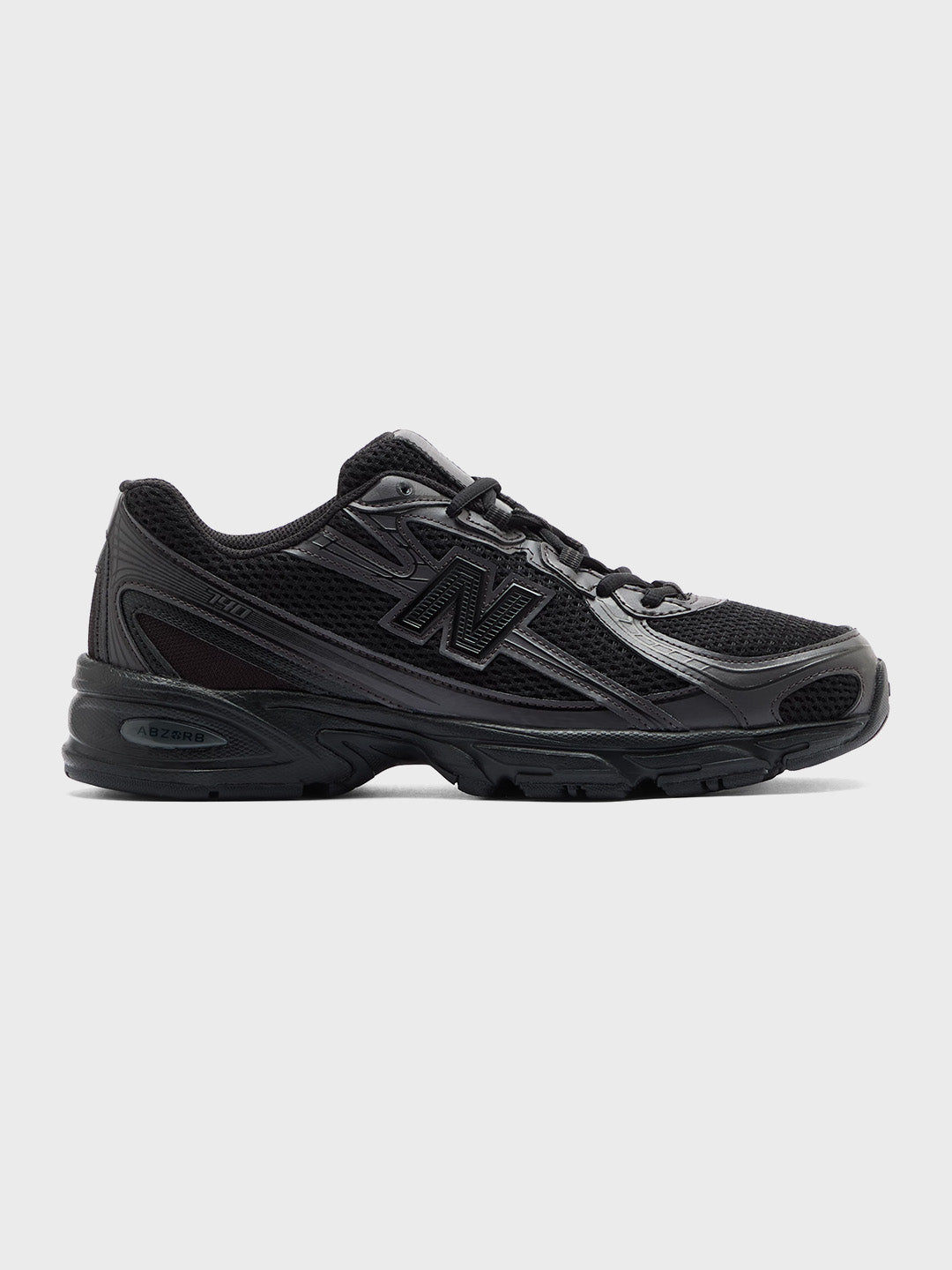New Balance 740 Sneakers in zwart, zijaanzicht