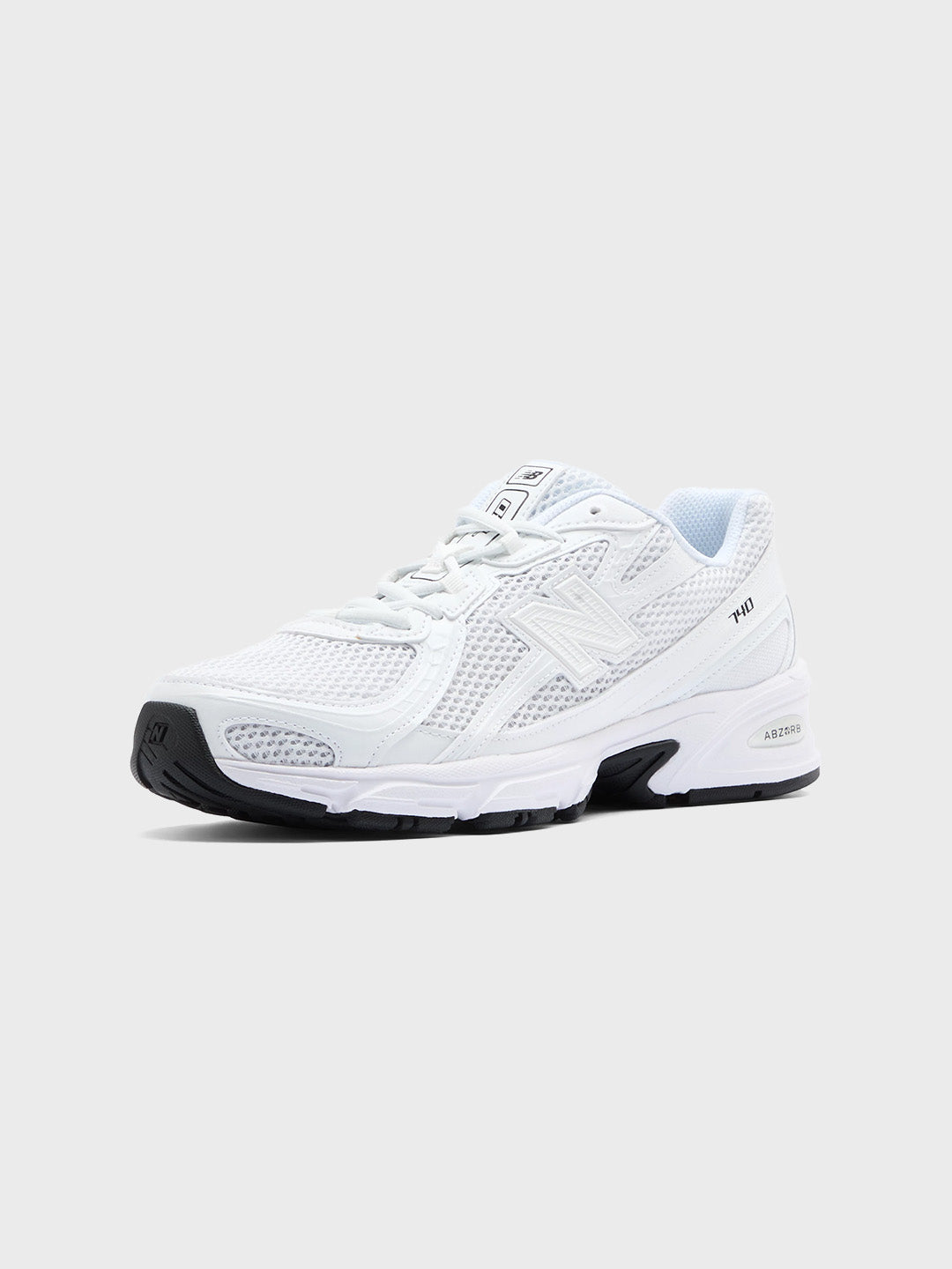 New Balance 740 White sneaker – U740WW2 - schuin vooraanzicht