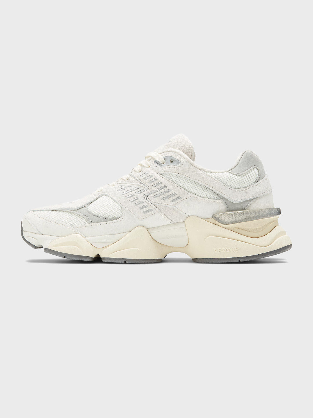 Binnenzijde van de sneaker met herkenbare 9060 lijnen