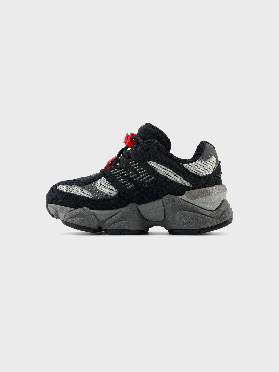 Binnenzijde van de New Balance 9060
kindersneaker in het zwart