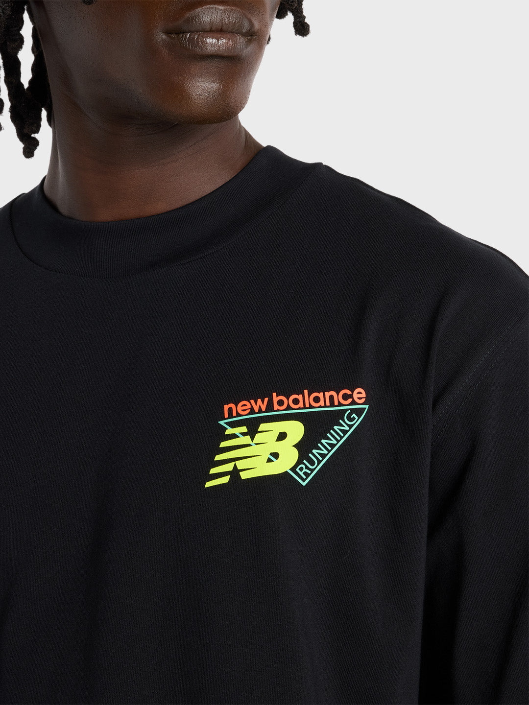 New Balance Heat Map T-Shirt Black - close-up new balance logo