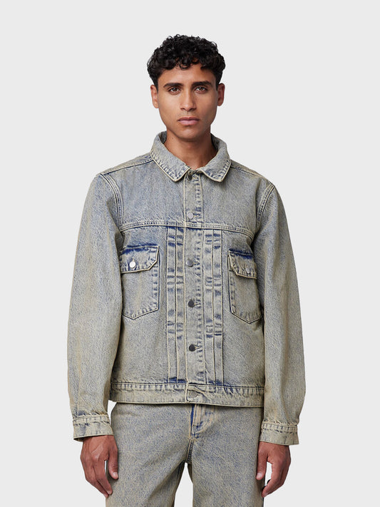 Off The Pitch Bullet Denim Jacket Sand model voorkant