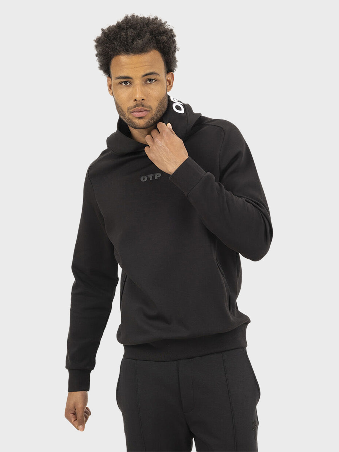 off the pitch hoodie zwart