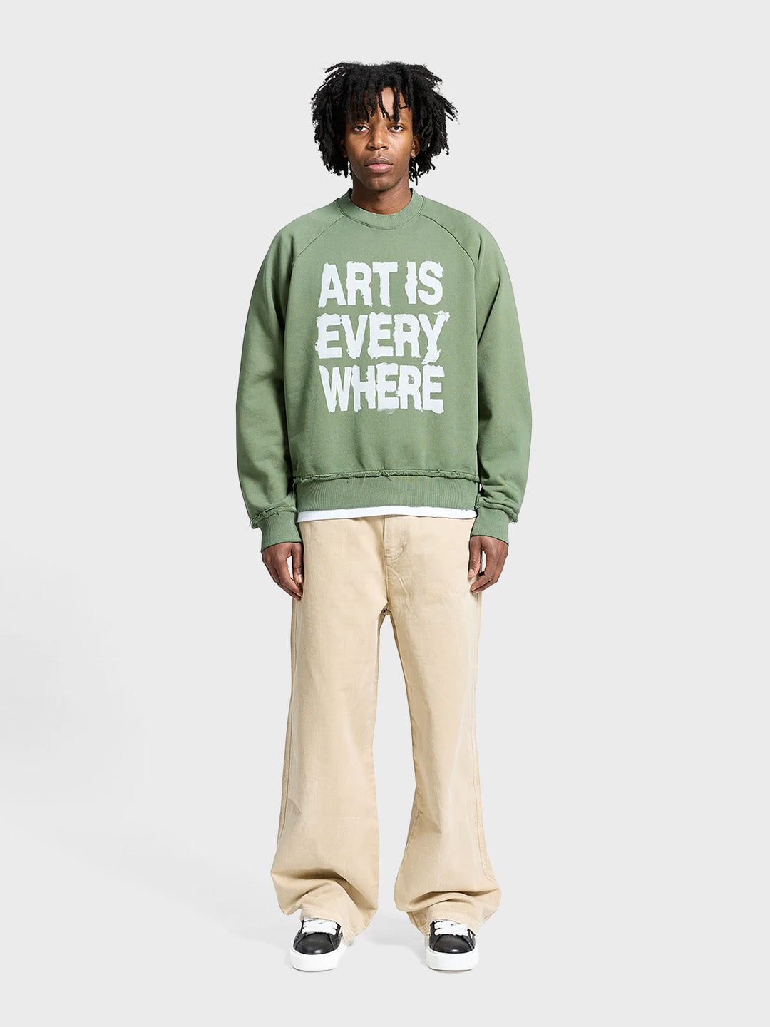 Reternity Art Is Everywhere Crewneck Green – outfit