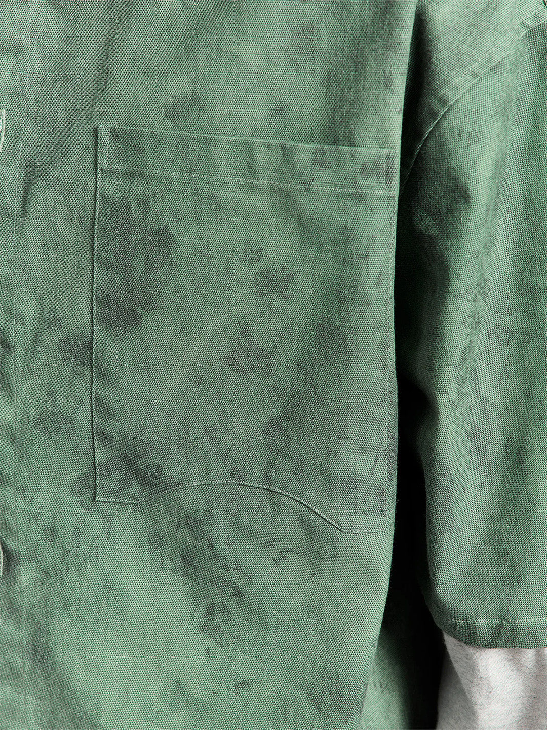 Reternity Déliria Button Shirt Green – close-up print