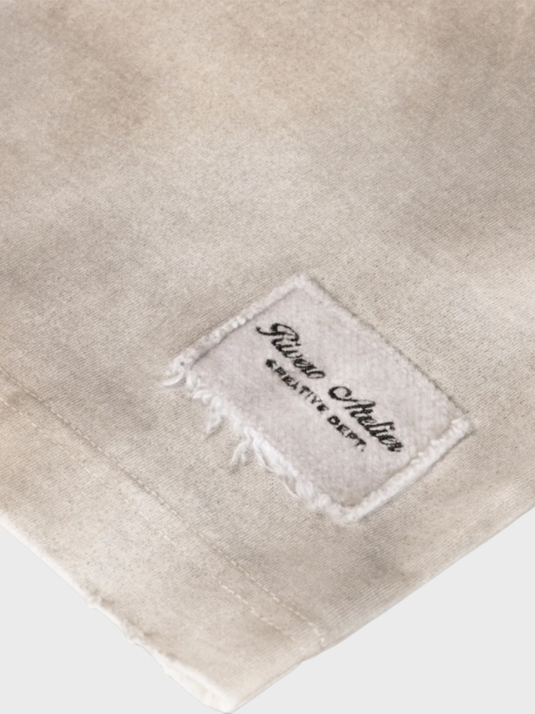 Rivero Faded Artistry Longsleeve Off-White – detailshot