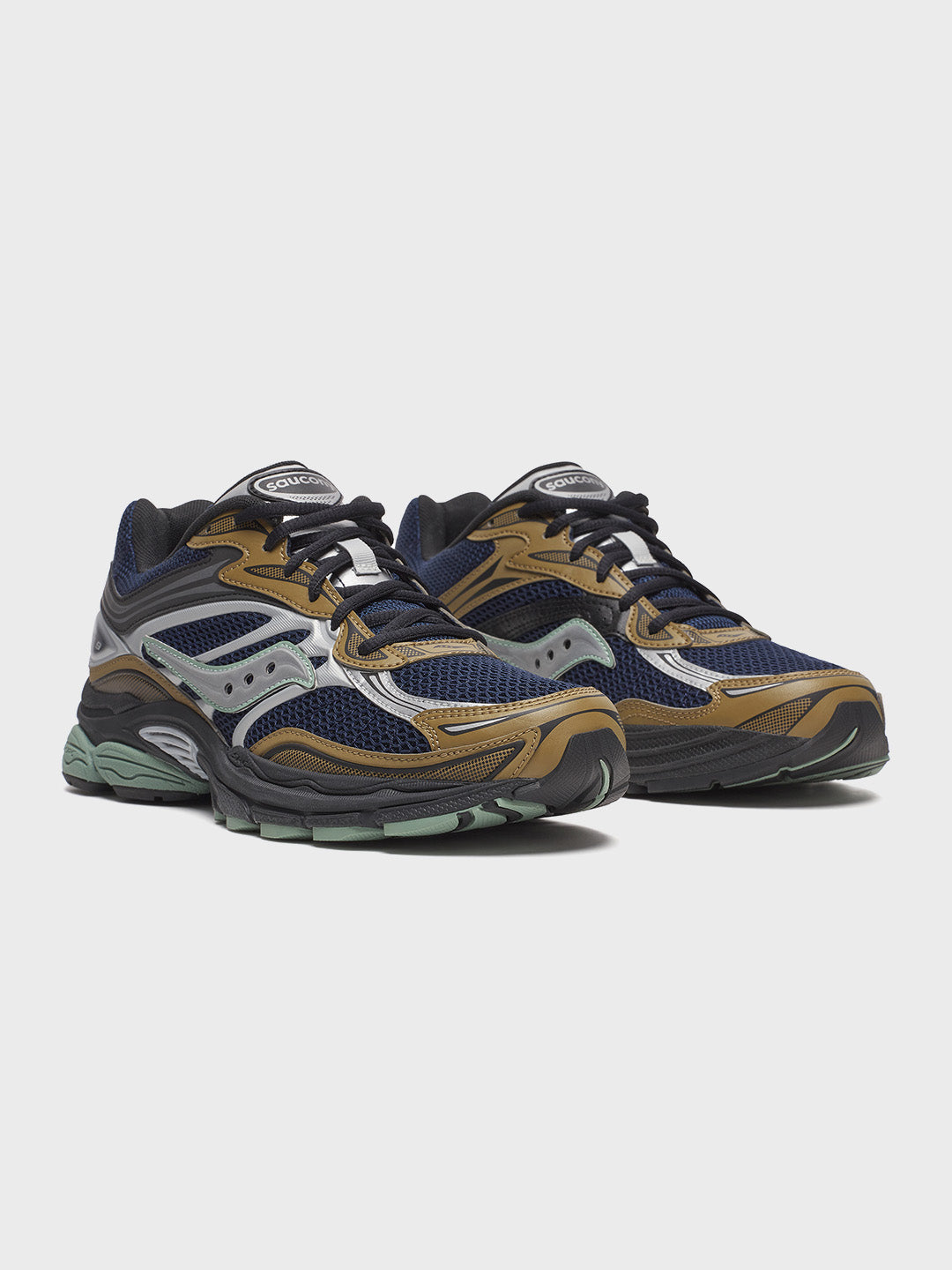 Saucony Progrid Omni 9 Sneakers Brown/Navy – schuin vooraanzicht