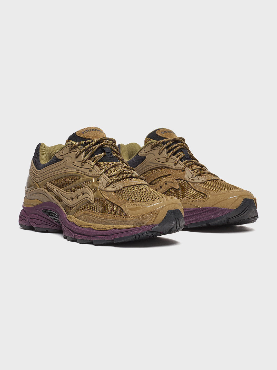 Saucony Progrid Omni 9 Armor Sneakers Brown/Wine schuin vooraanzicht
