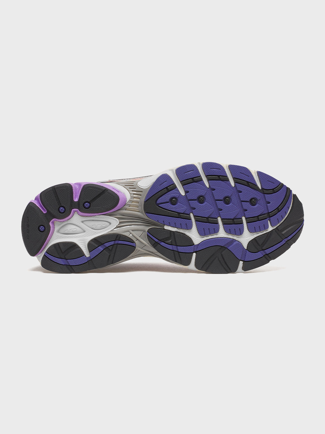 Saucony Progrid Omni 9 Sneakers in Pink/Purple