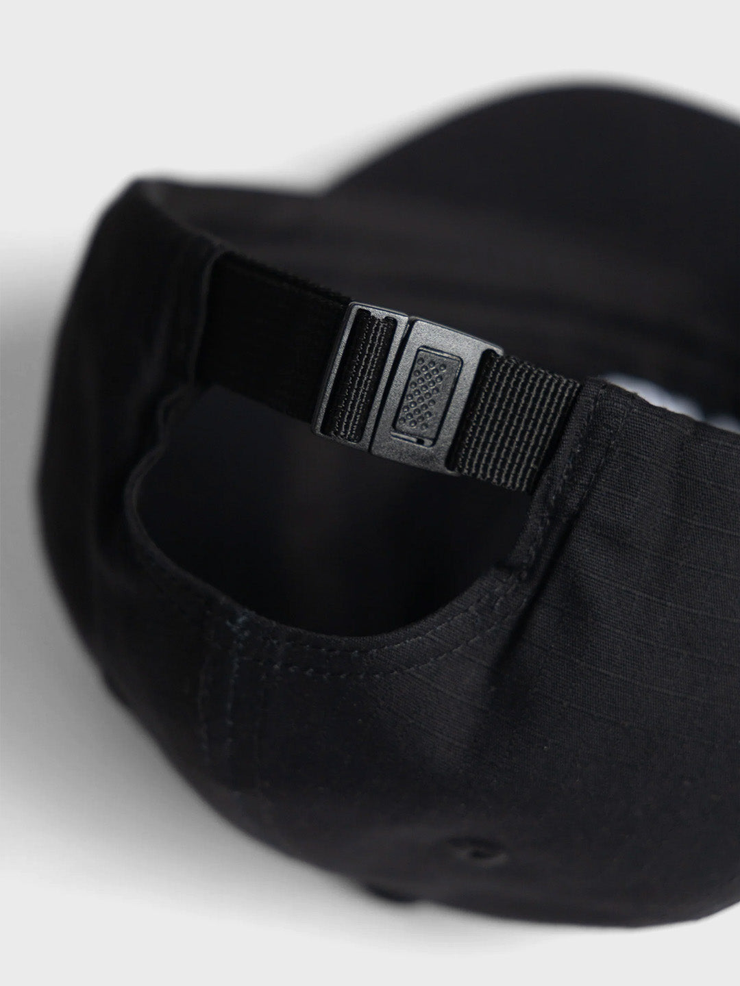 Service Works Ripstop Service Cap Black - close-up sluiting