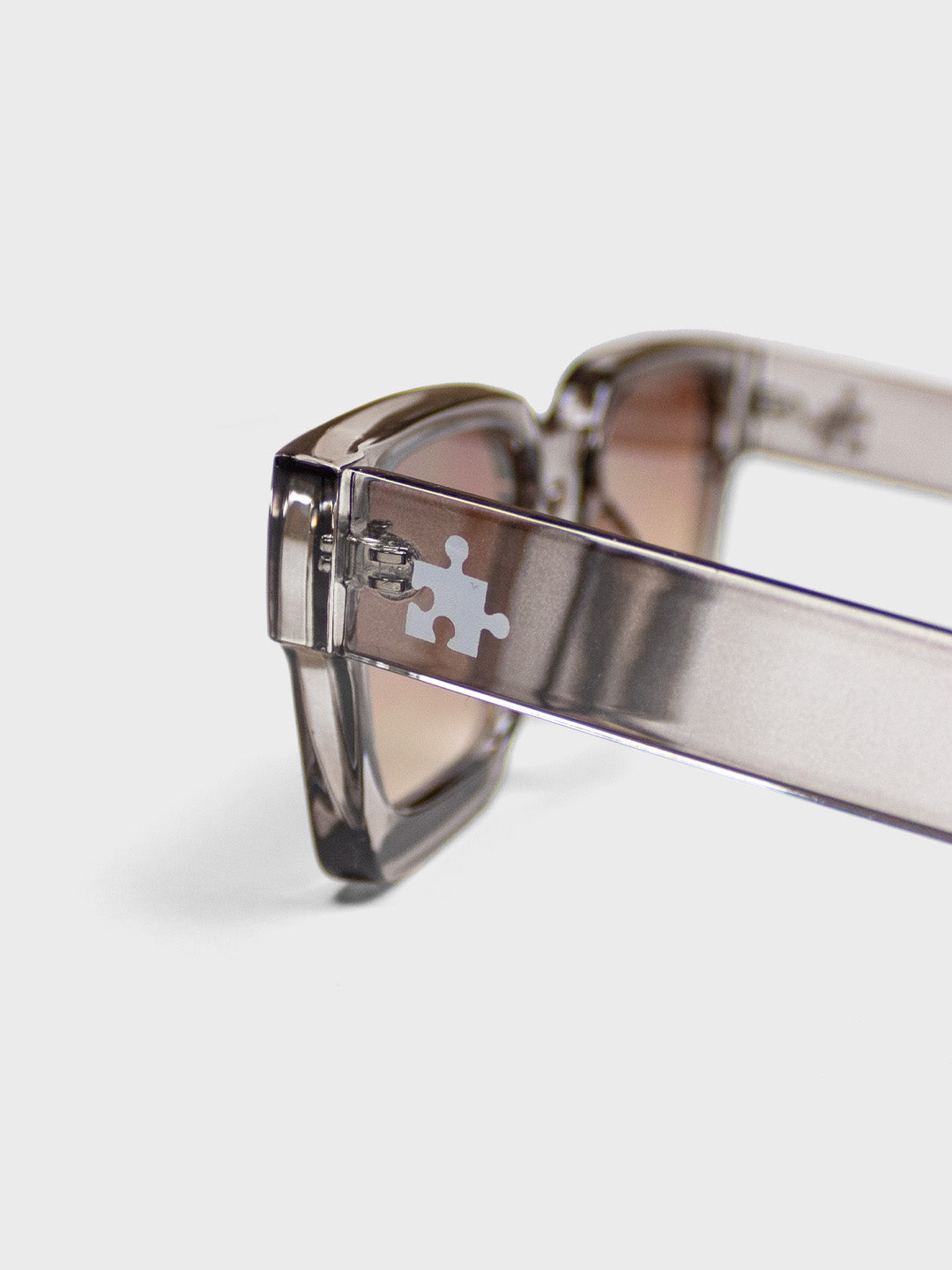 The Missing Piece Classic Shades | Grey/Brown - close-up