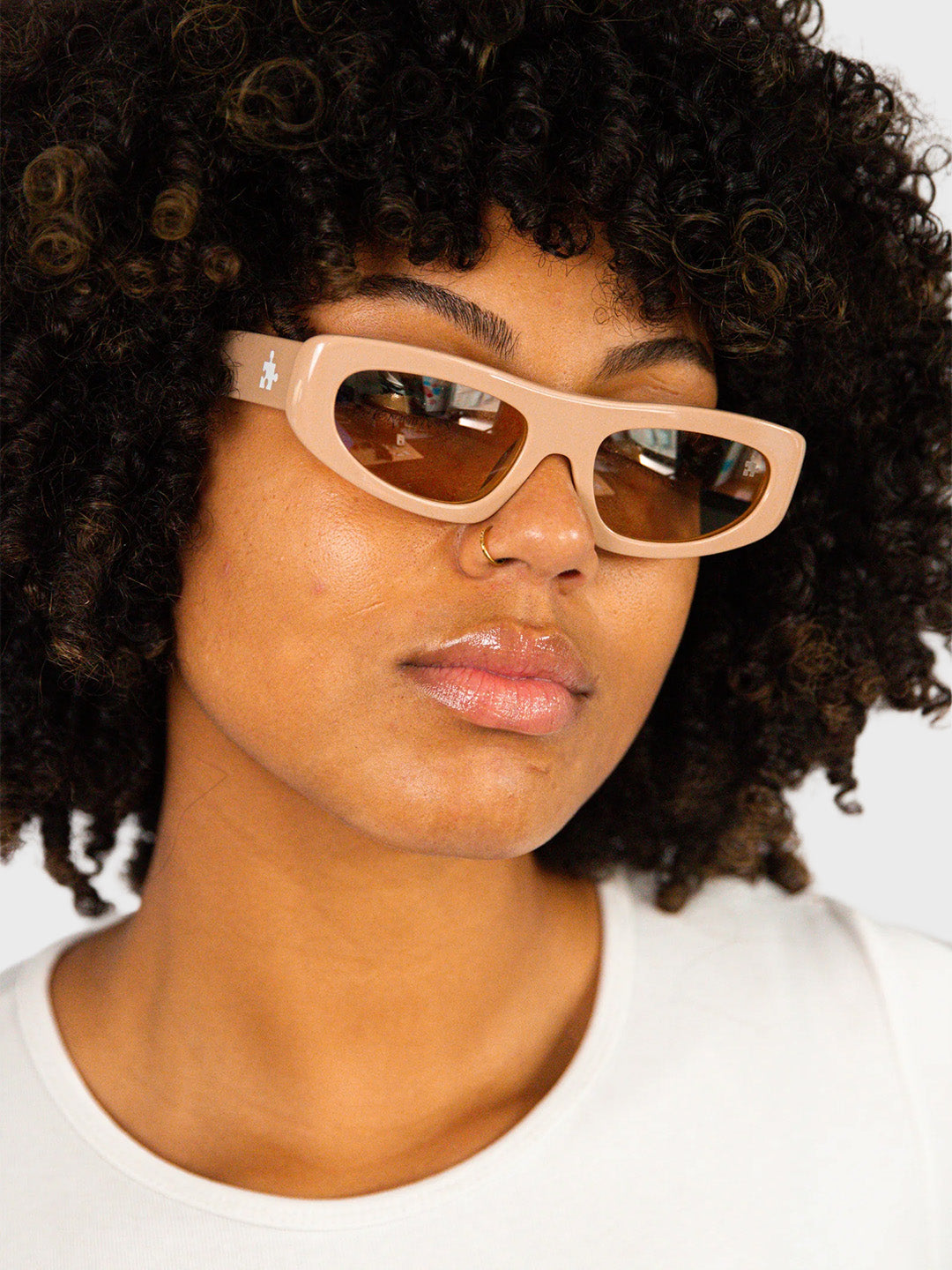 The Missing Piece Jacq Shades Beige - gedragen door model