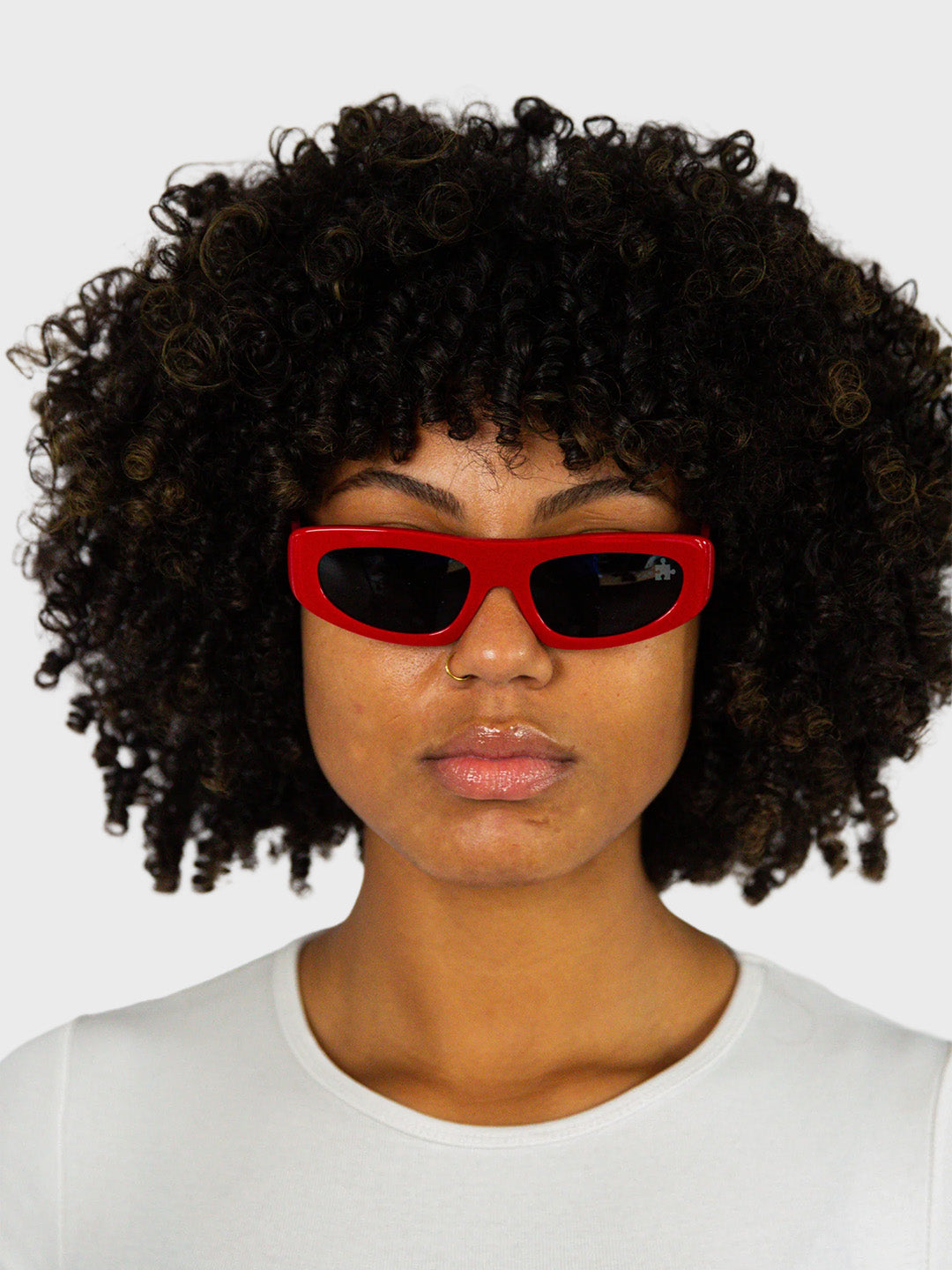 The Missing Piece Jacq Shades Red - gedragen door model