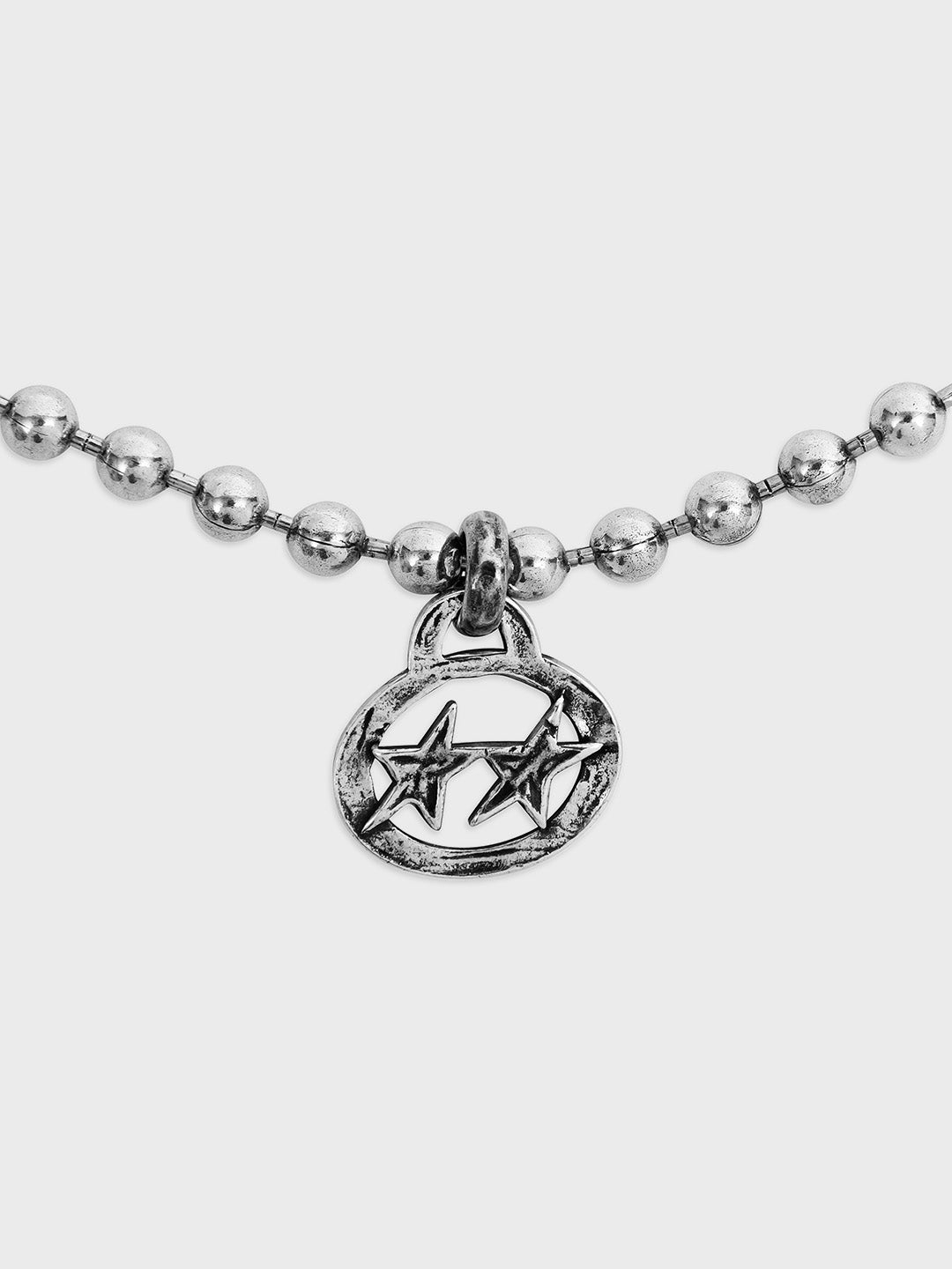 TwoJeys Icon Ball Necklace #1 Silver – close-up TowJeys Superstar-logo