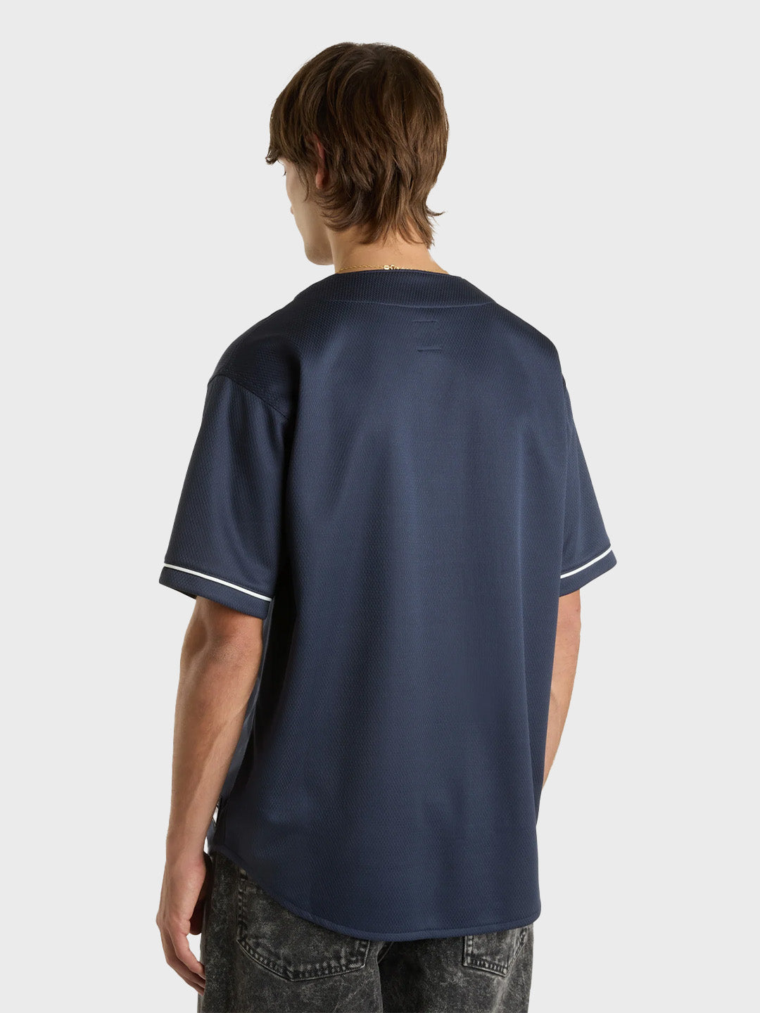 Achterkant Vans Baseball Jersey - gedragen door model