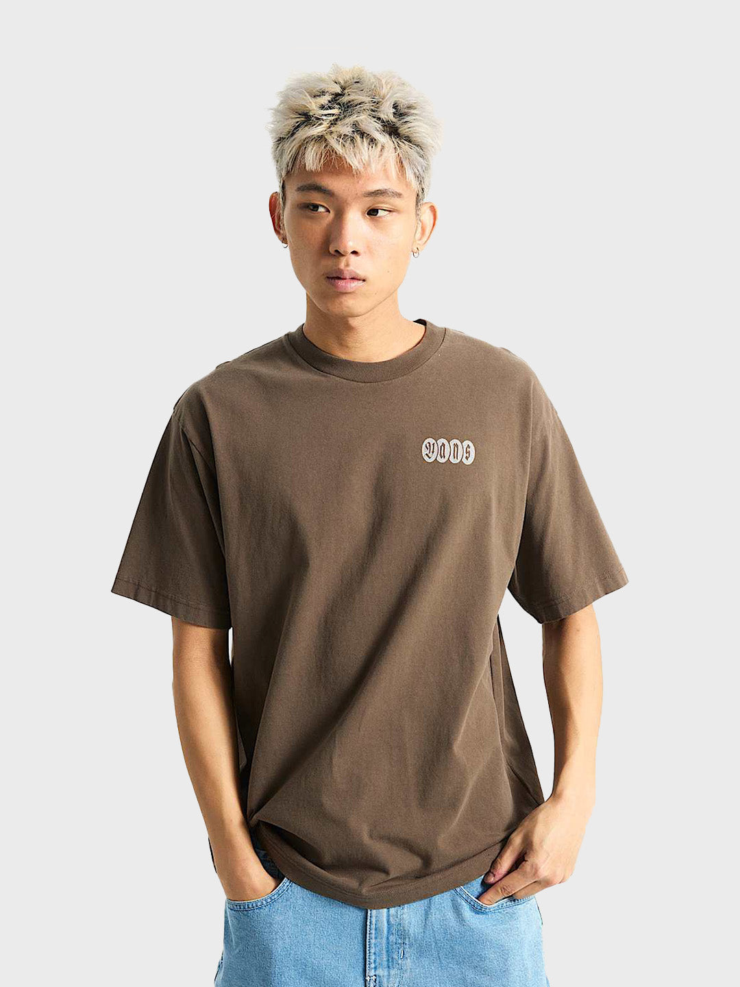 Voorkant Vans t-shirt in bruin