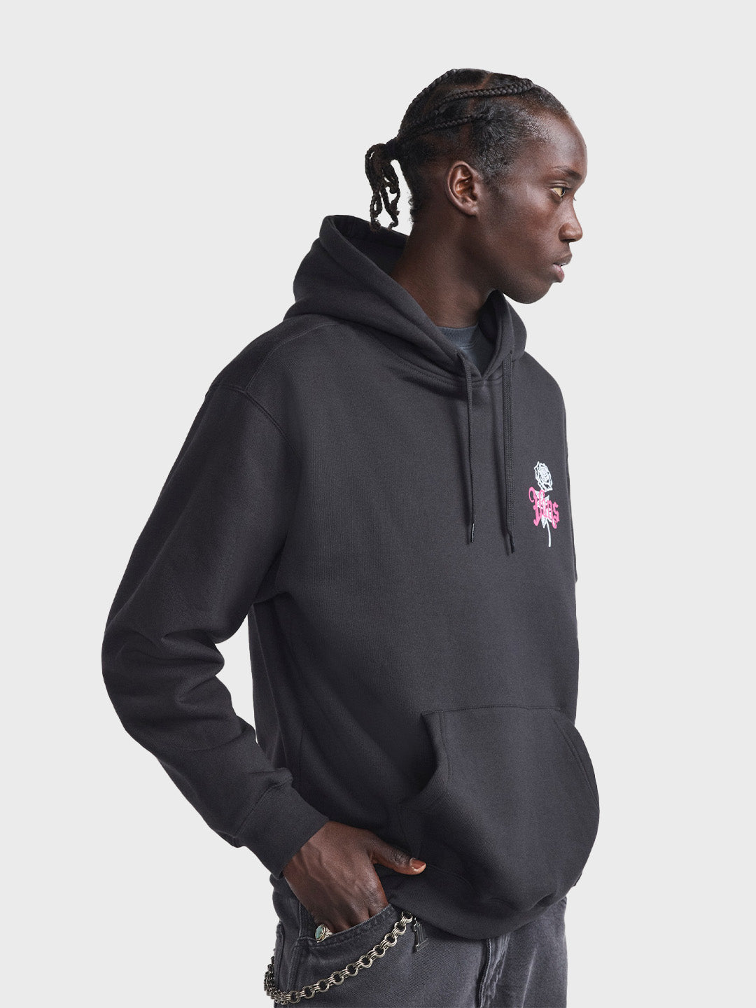 Vans hoodie zwart met wit-roze graphic – schuin vooraanzicht
