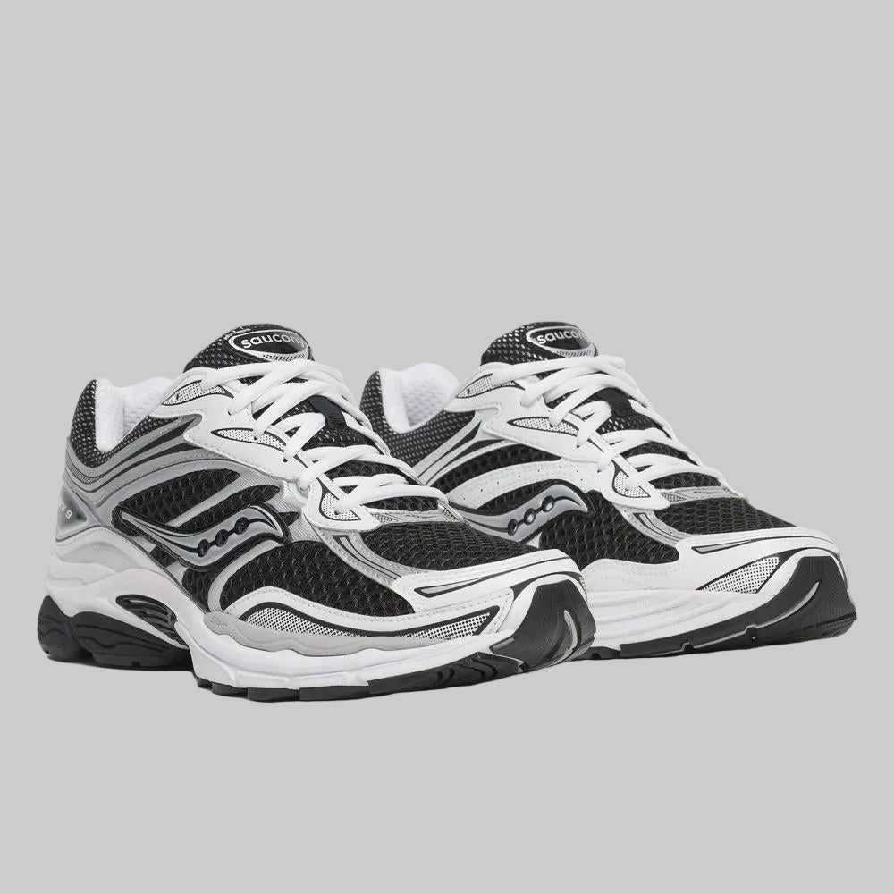 Saucony ProGrid Omni 9 Sneakers | Black / White