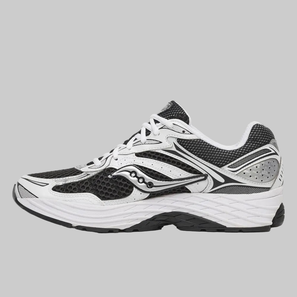 Saucony ProGrid Omni 9 Sneakers | Black / White