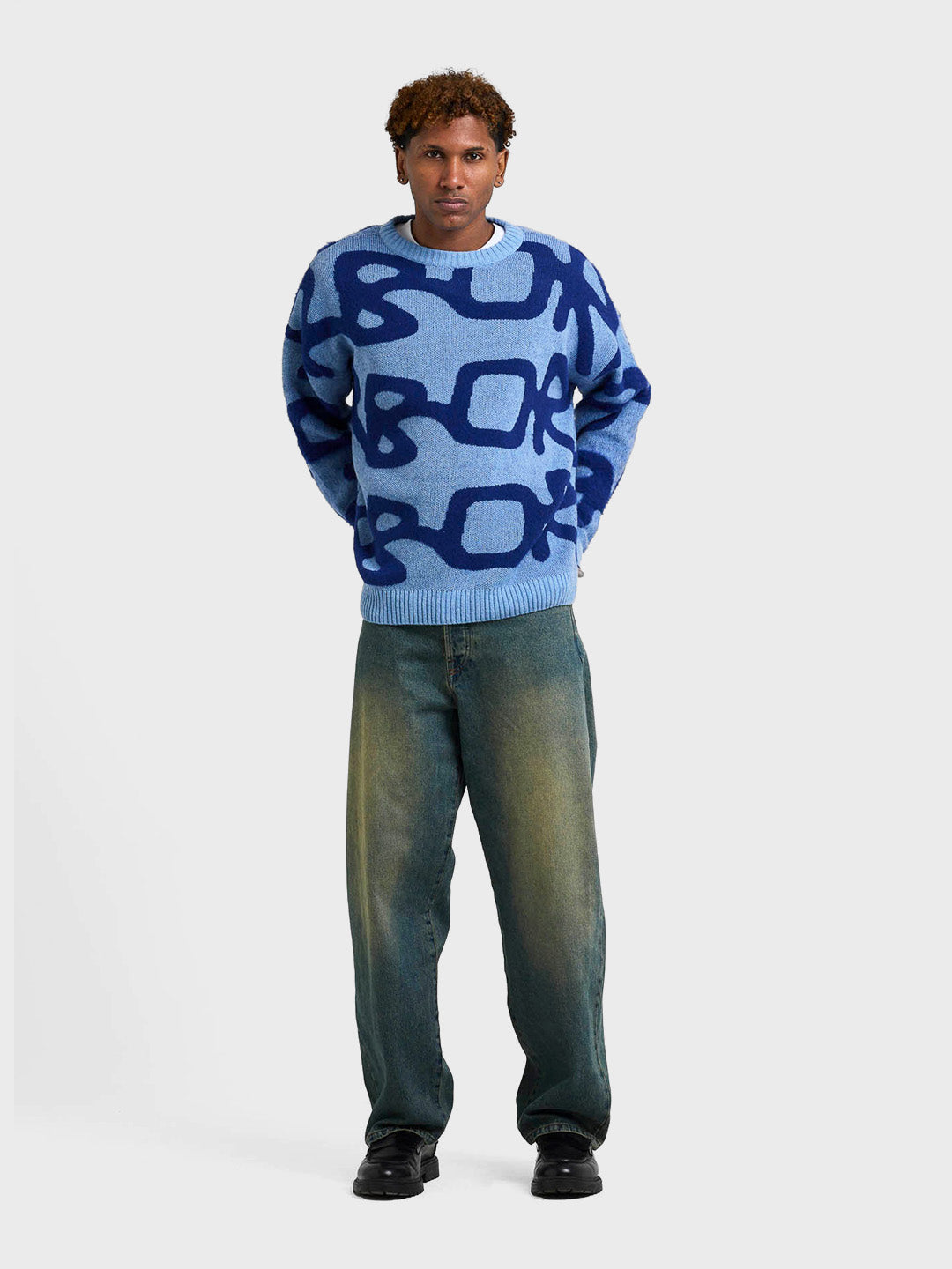 Arbor Antwerp Big Logo Knitted Sweater Blue - voorkant full outfit