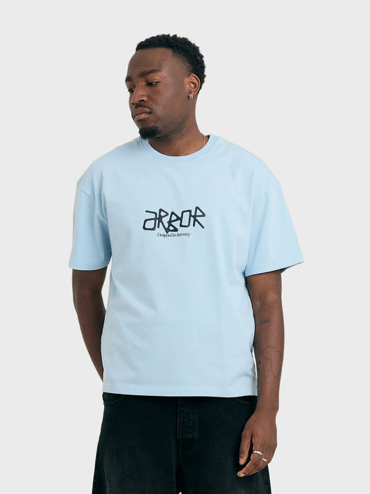 Arbor Antwerp Dia T-Shirt Light Blue - model voorkant