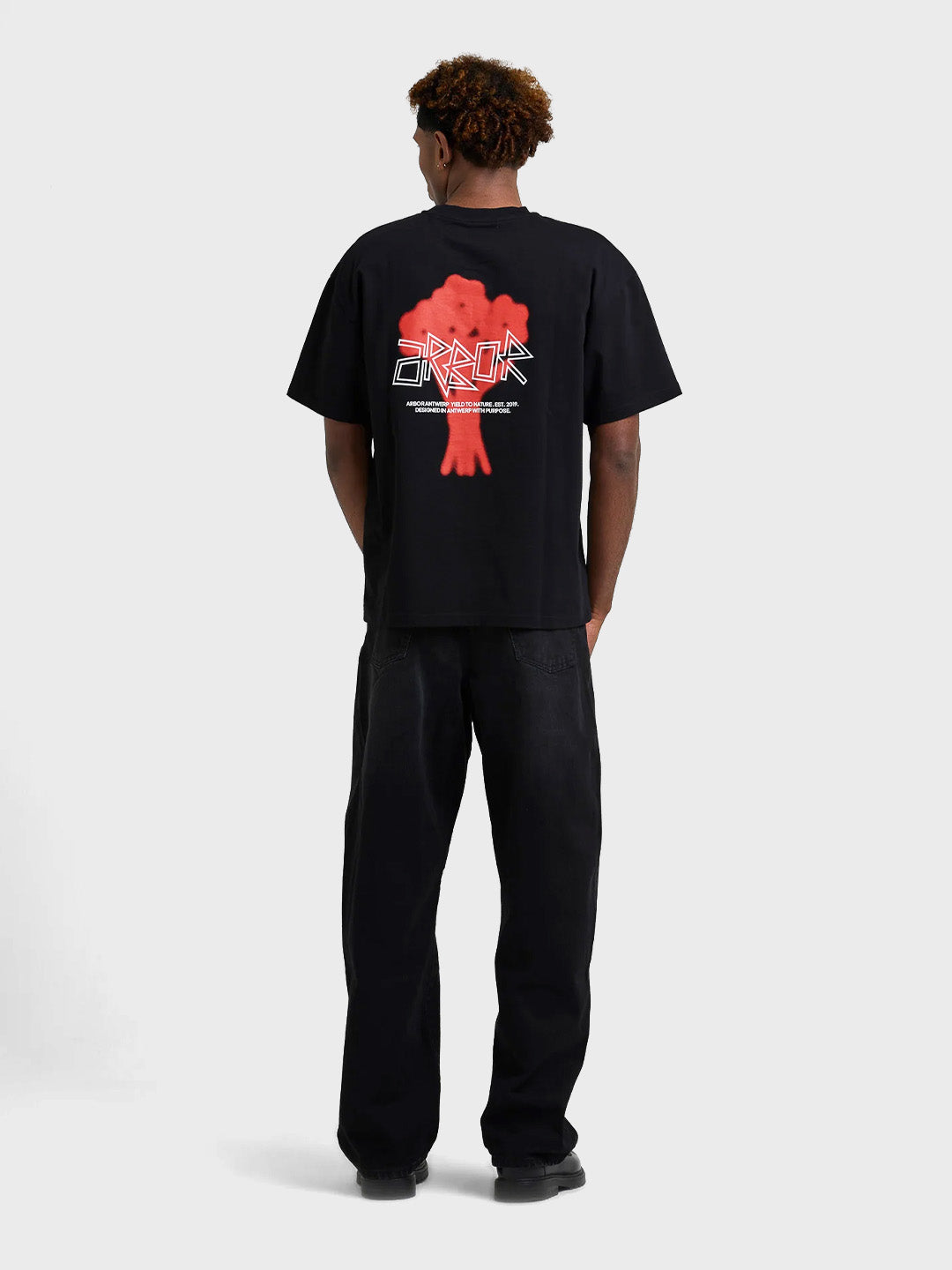 Arbor Antwerp Floral Bouquet T-Shirt Black - outfit achterkant