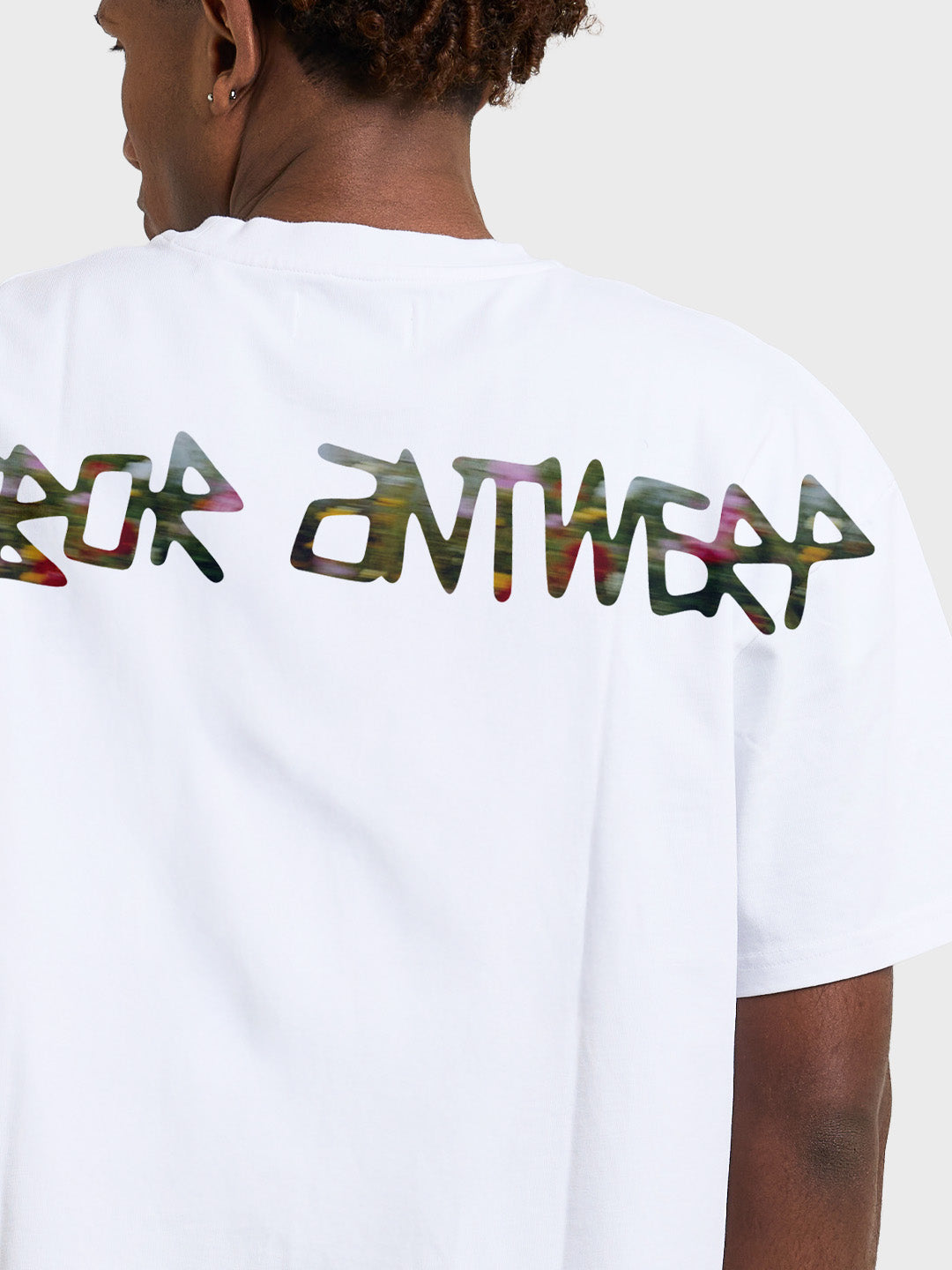 Arbor Antwerp Flower Motion T-Shirt White - close-up achterkant