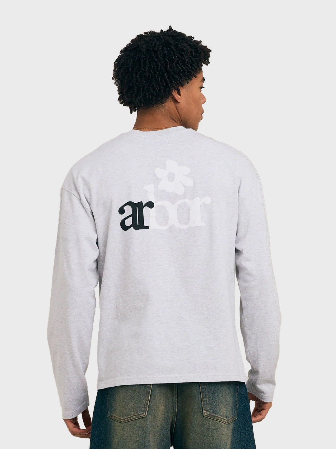 Arbor Antwerp Lotus Longsleeve Melange Grey - model toont achterkant