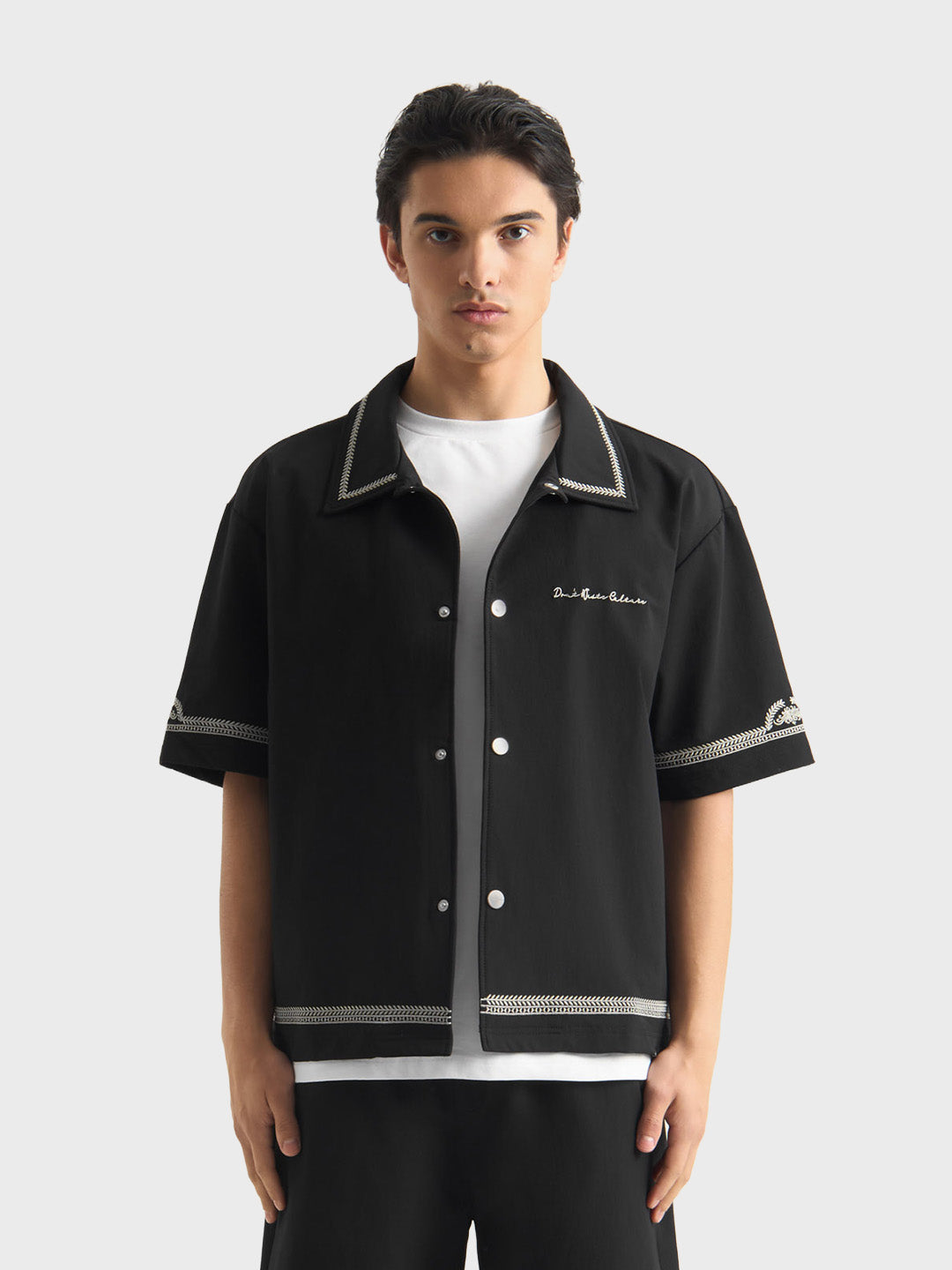 Don't Waste Culture Benoka Shirt Black - voorkant model