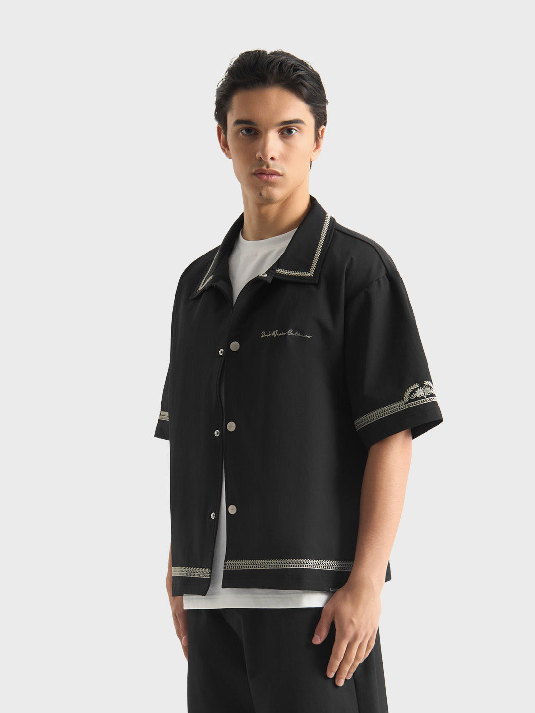Don't Waste Culture Benoka Shirt Black - zijkant model