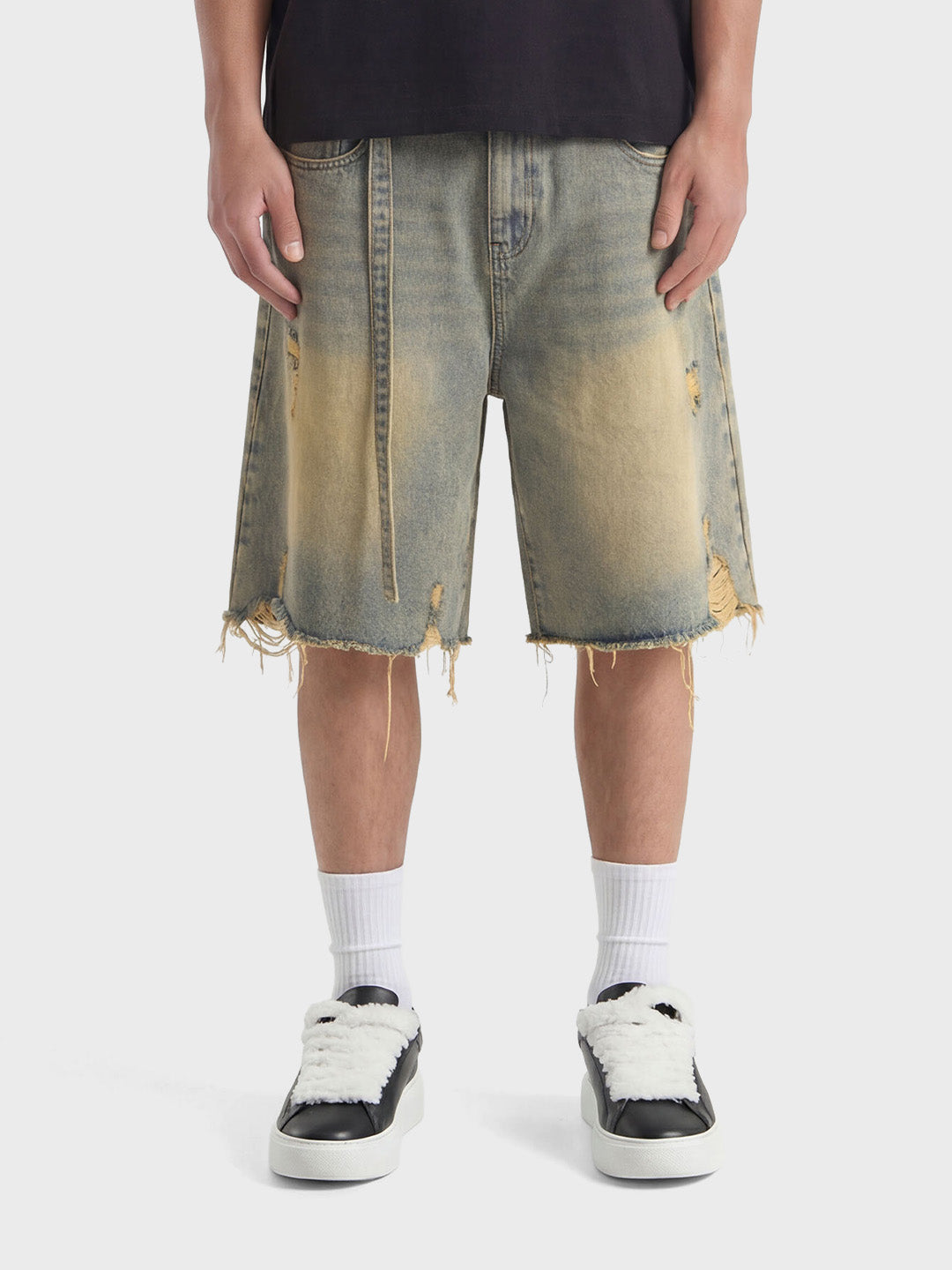 Don't Waste Culture Gaellor Denim Shorts Pale Blue - voorkant model