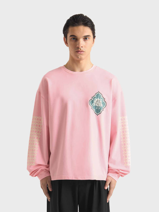 Don't Waste Culture Himariyu Longsleeve Pink - voorkant model