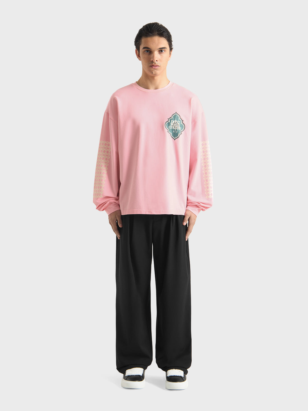 Don't Waste Culture Himariyu Longsleeve Pink - model full outfit