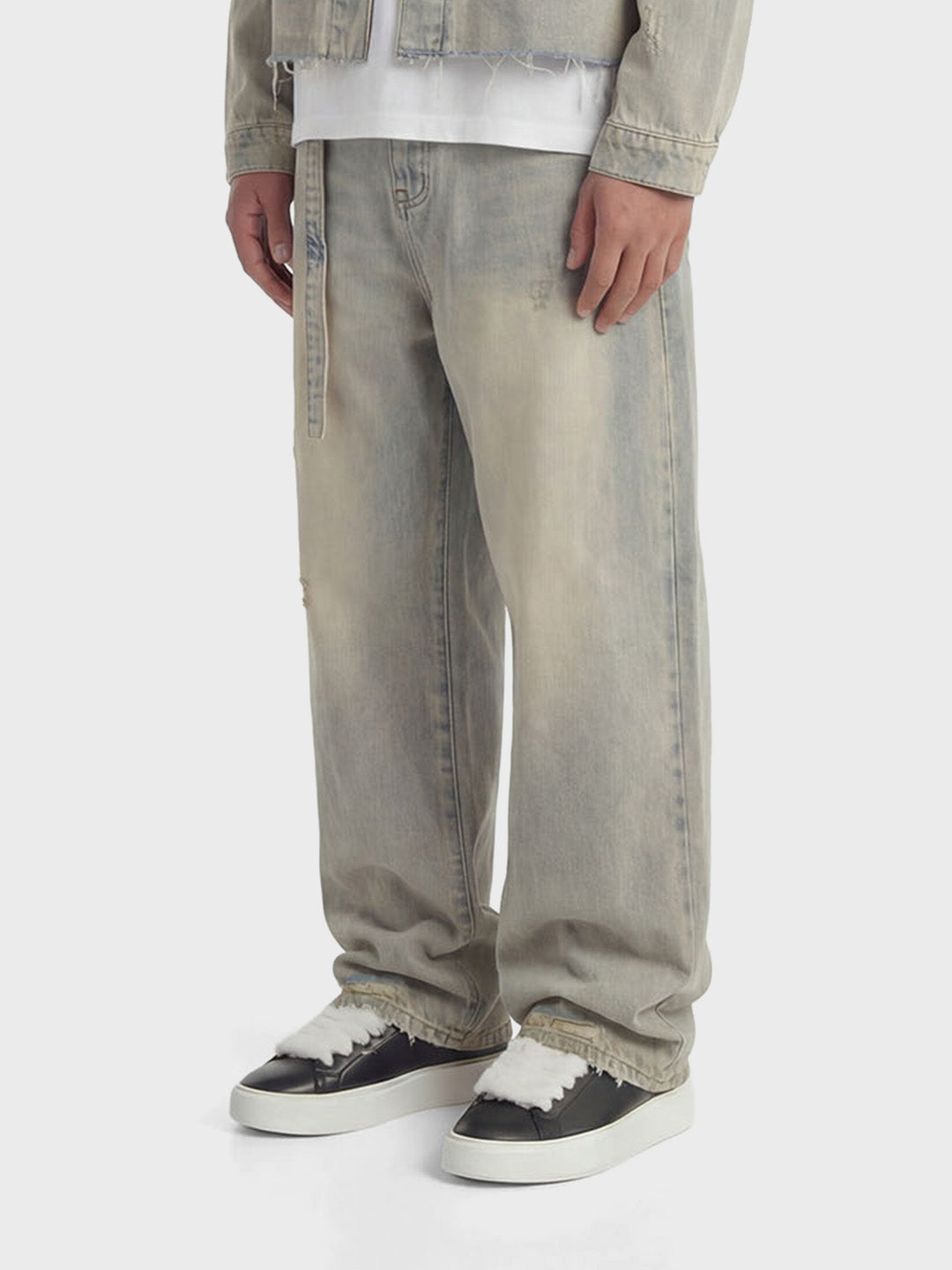 Don't Waste Culture Ulmira Baggy Jeans Sand Pale - zijkant model