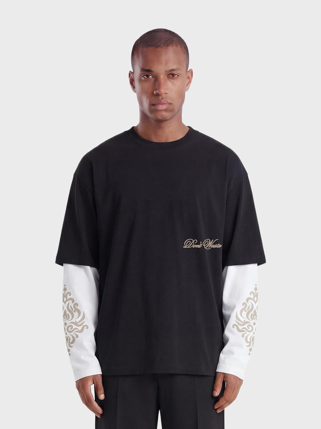 Don't Waste Culture Alare Longsleeve Black - model voorkant